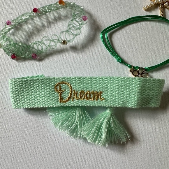 Taylor Swift “fearless” 5 bracelet bundle - Picture 6 of 7